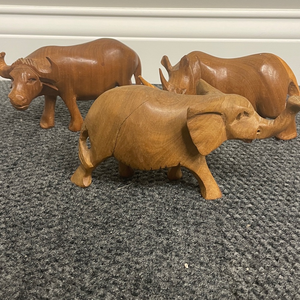 Lot of 3 Hand carved wooden animals safari elephant water buffalo rhino - Picture 2 of 7